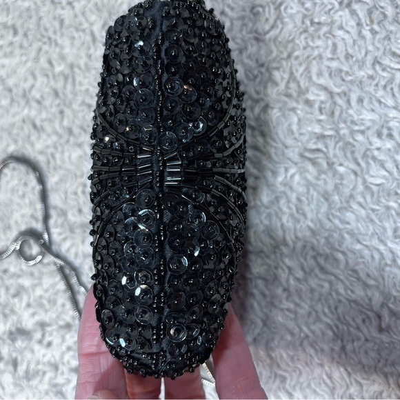 Vintage Accessory Lady Beaded Sequined Scalloped Change Purse with Kiss Clasp - Picture 6 of 11